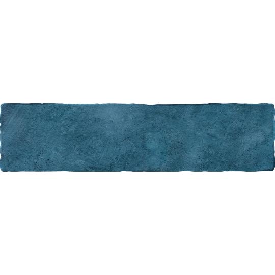 rusztikus kek konyha hosszukas mediterran fali csempe vintage matt antikolt elekkel falburkolat keramia hullamos szelu fagyallo gres.jpg